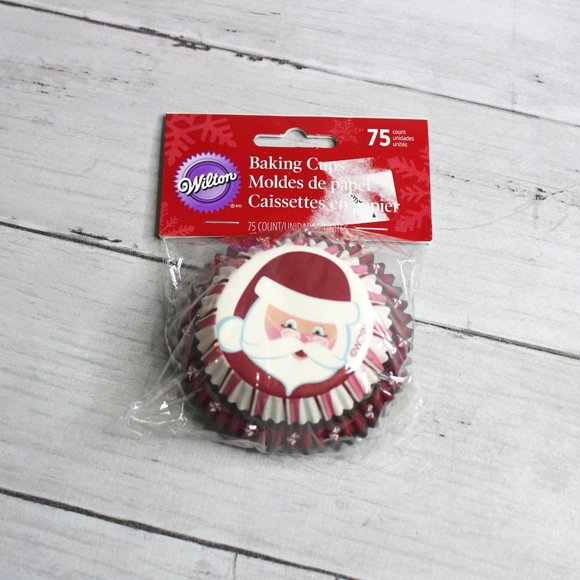 Wilton Baking Cup Cake Liners Santa Claus Christmas Holiday 75 Count - Picture 2 of 4